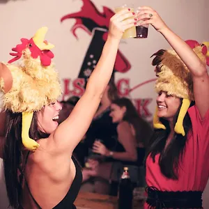  Hostal Rising Cock Party